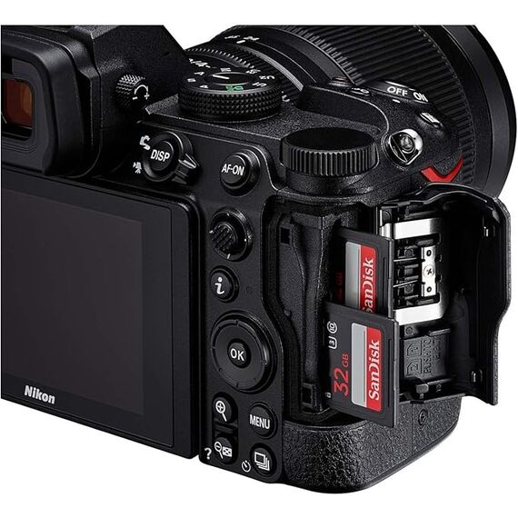 Nikon Z5 Kit (Z 24-200mm F/4-6.3 VR)